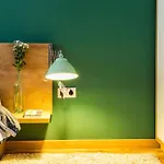 Eclectic And Boutique Designers Apartment With Parking