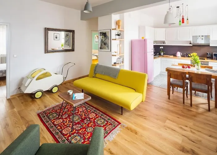 Eclectic And Boutique Designers Apartment With Parking