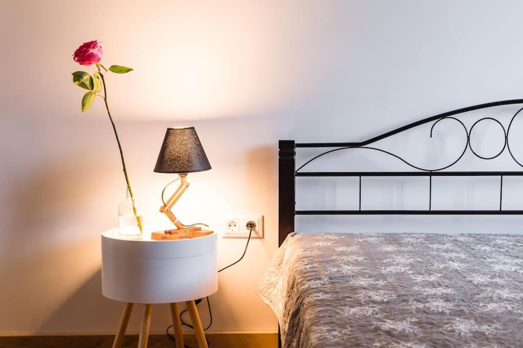 Eclectic And Boutique Designers With Parking Apartment *