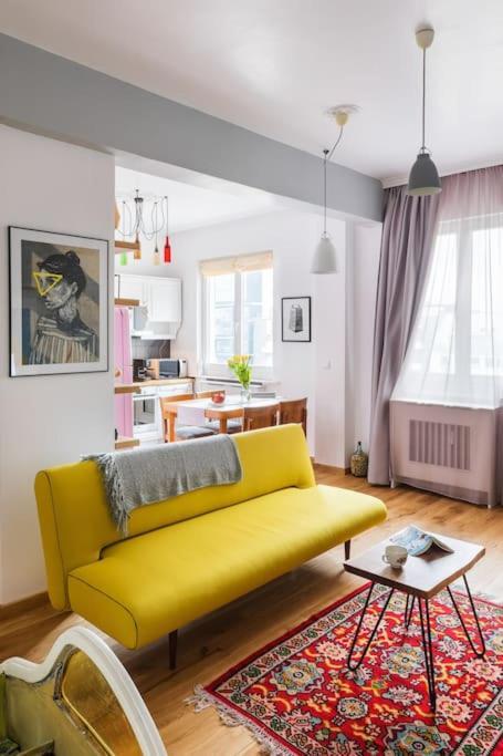 Apartment Eclectic And Boutique Designers With Parking *